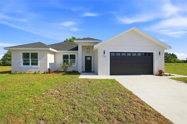 $329,900 | 1313 Blue Heron Drive, Sebring, FL 33876