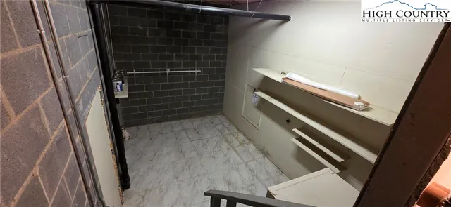 a view of walk in closet