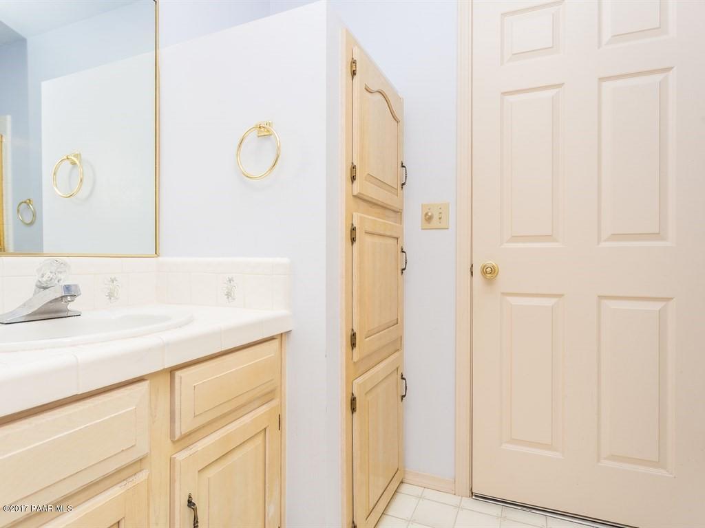 310 Ridge Court Prescott, AZ 86303 - Photo 16 of 29 Bathroom 3