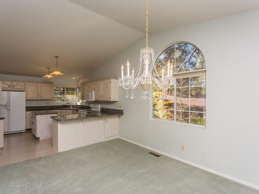 310 Ridge Court Prescott, AZ 86303 - Photo 8 of 29 Dining Room