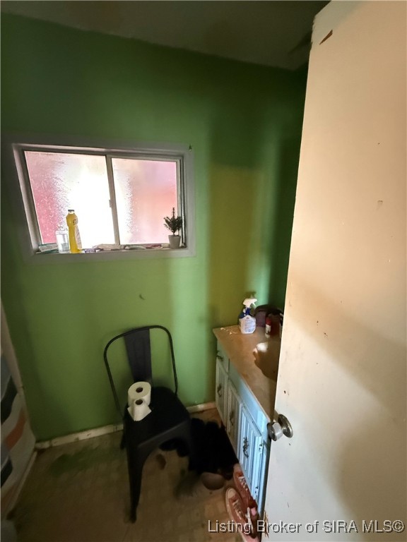 112 Carolyn Avenue Georgetown, IN 47122 - Photo 2 of 12