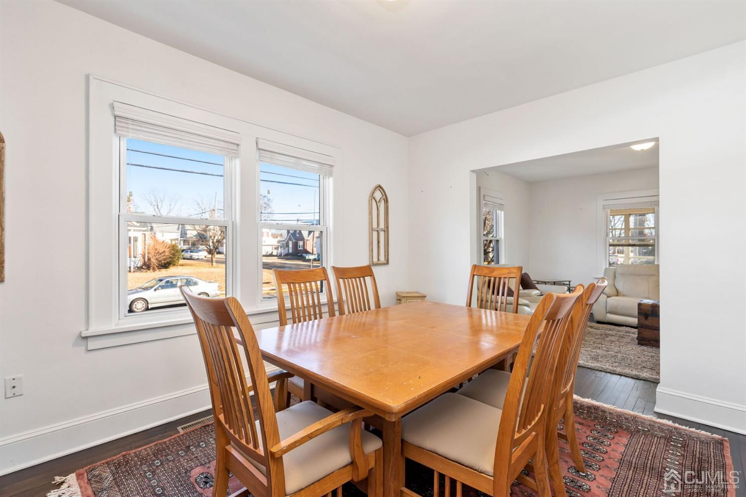323 Washington Road Sayreville, NJ 08872 - Photo 14 of 40 a dining room with furniture and window