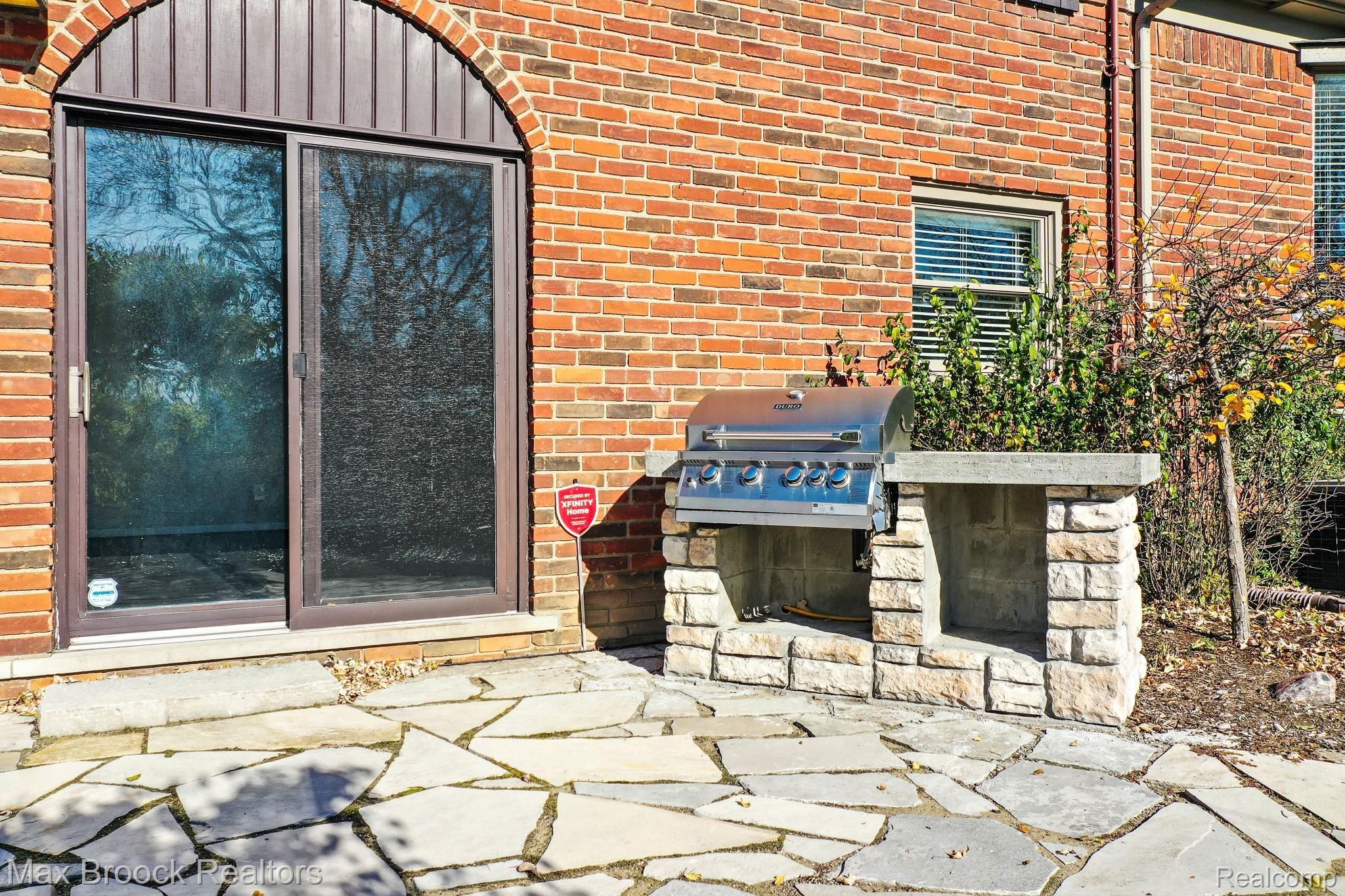 910 Rock Spring Road Bloomfield Hills, MI 48304 - Photo 29 of 43 DJI_0811.jpg