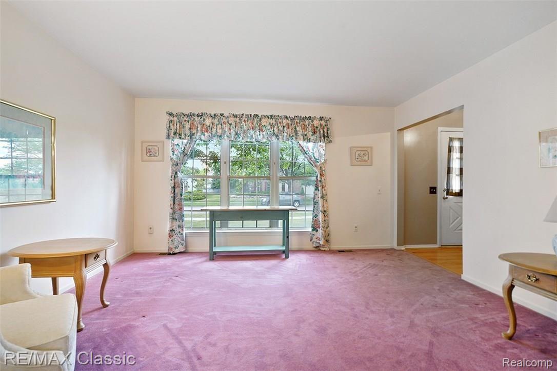 45260 Prestbury Road Canton, MI 48187 - Photo 2 of 14 Living Room.jpg