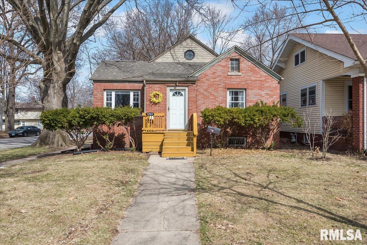 1057 West Edwards Street Springfield, IL 62704 - Photo 1 of 34 Gallery Image 1