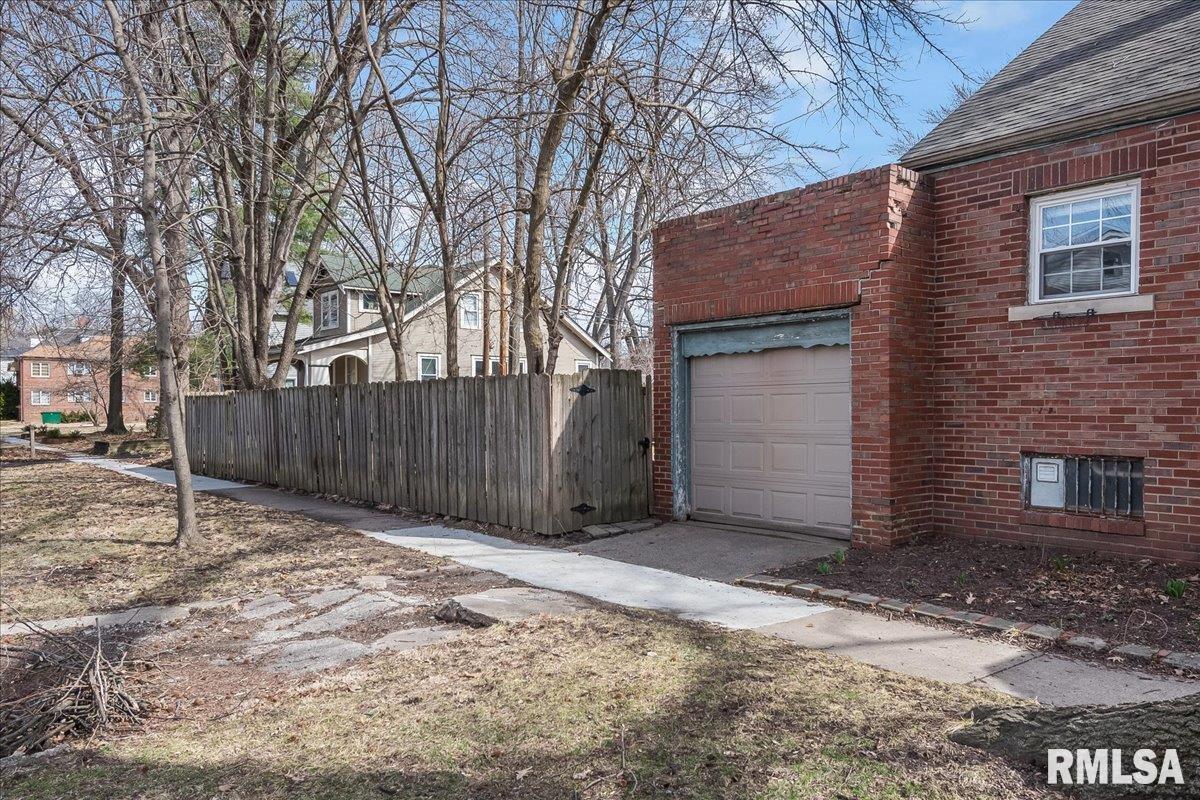 1057 West Edwards Street Springfield, IL 62704 - Photo 30 of 34 Gallery Image 30