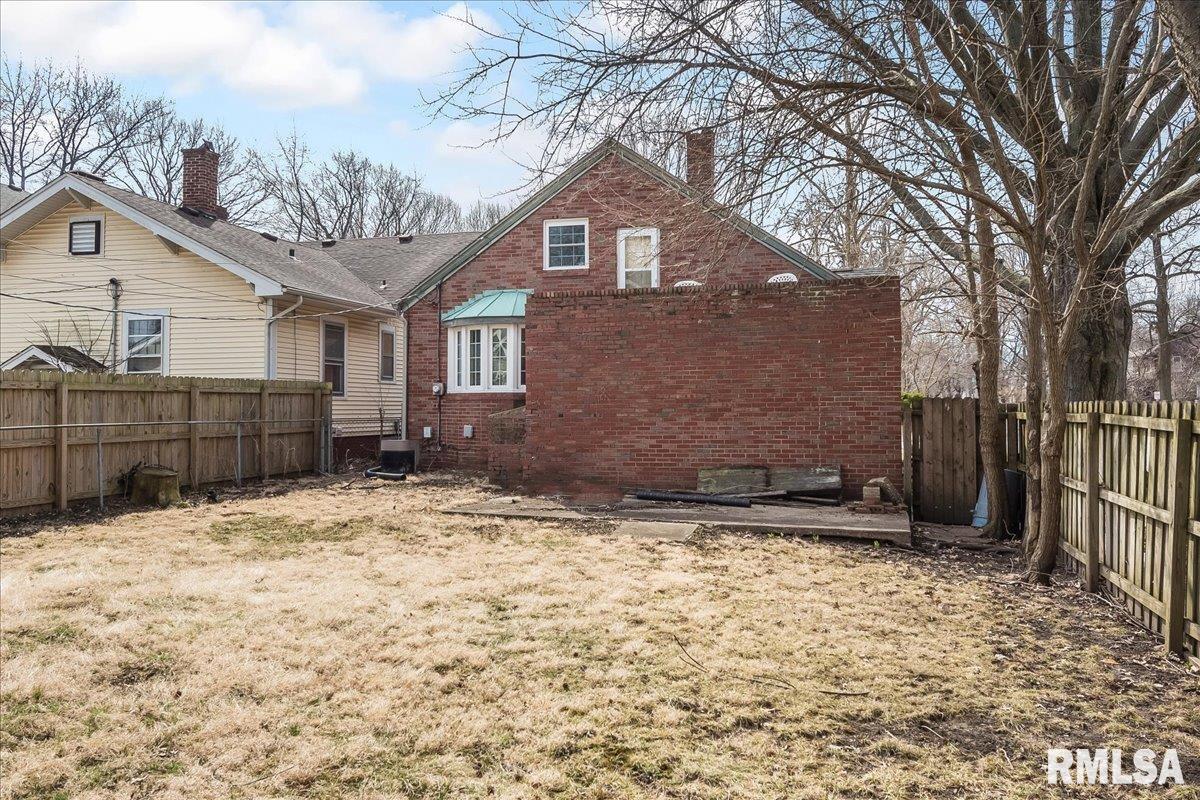 1057 West Edwards Street Springfield, IL 62704 - Photo 32 of 34 Gallery Image 32
