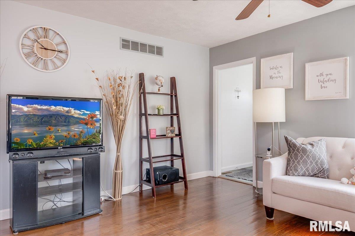 1057 West Edwards Street Springfield, IL 62704 - Photo 6 of 34 Gallery Image 6