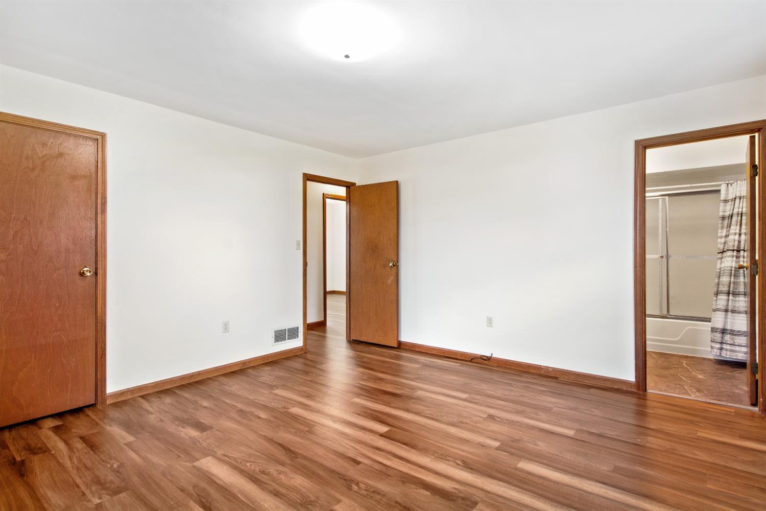 8639 Cox Road West Chester, OH 45069 - Photo 12 of 28 Gallery Image 12
