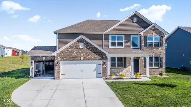 $535,000 | 870 Blaine Drive, Whiteland, IN 46184