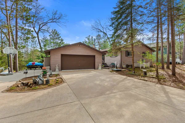 $470,000 | 1074 East Queens Way, Nekoosa, WI 54457