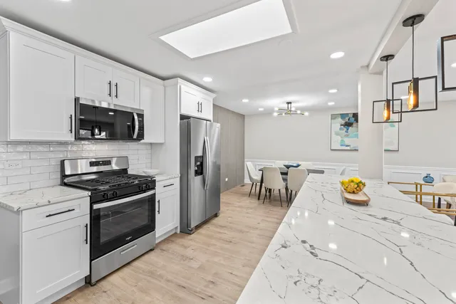 $399,900 | 18115 Georgia Court, Unit 132, Orland Park, IL 60467