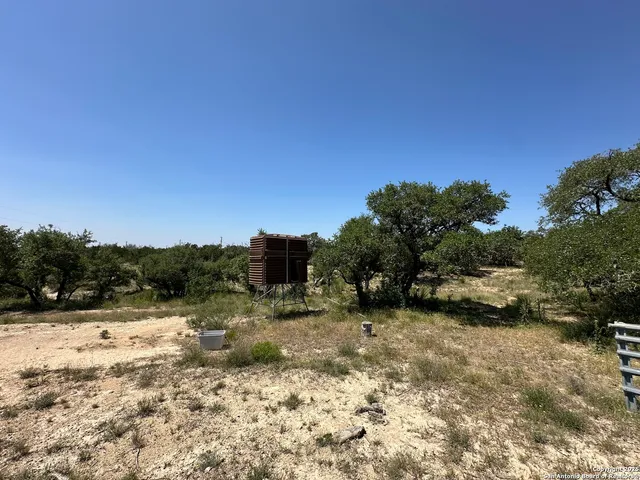 $484,000 | 106 East Mari-b Drive, Center Point, TX 78010