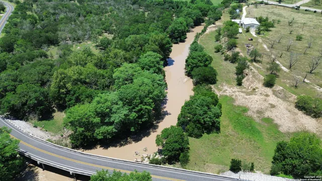 $484,000 | 106 East Mari-b Drive, Center Point, TX 78010