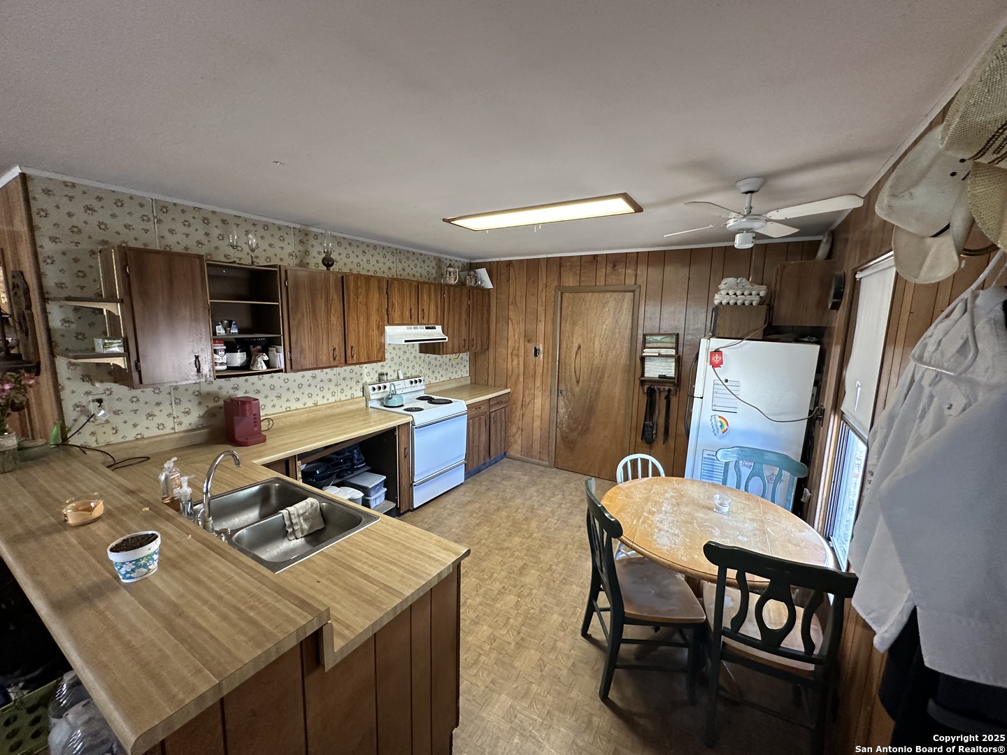 106 East Mari-b Drive Center Point, TX 78010 - Photo 22 of 26