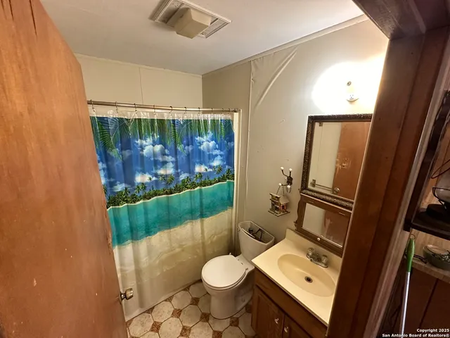 $484,000 | 106 East Mari-b Drive, Center Point, TX 78010