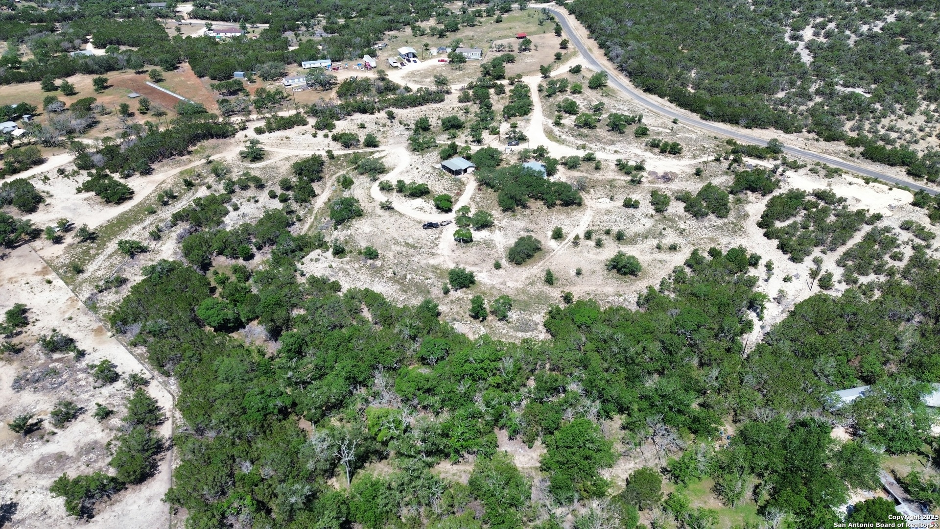 106 East Mari-b Drive Center Point, TX 78010 - Photo 5 of 26