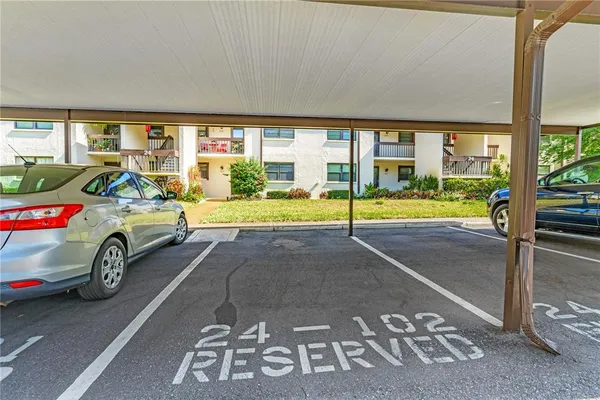 $159,900 | 2400 Winding Creek Boulevard, Unit 24102, Clearwater, FL 33761