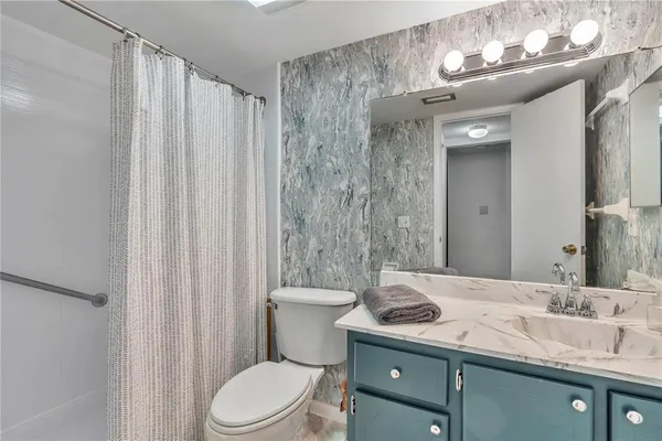 $159,900 | 2400 Winding Creek Boulevard, Unit 24102, Clearwater, FL 33761