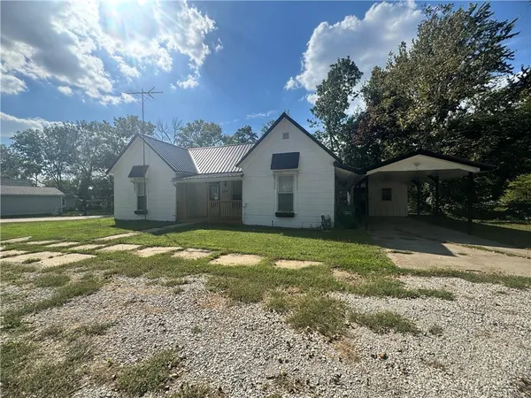 $159,000 | 604 North Kentucky Street, Adrian, MO 64720