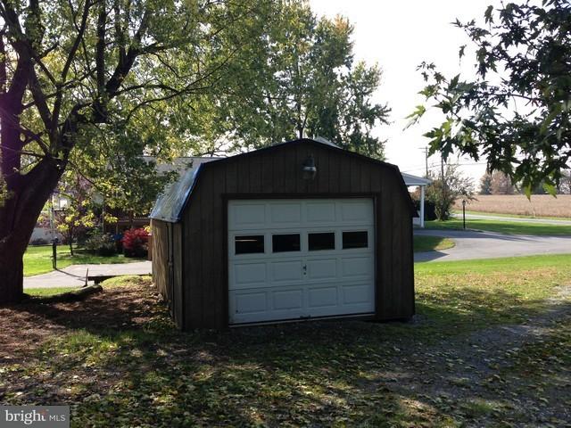 417 North Penryn Road Manheim, PA 17545 - Photo 2 of 12