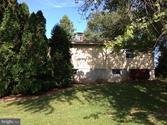 417 North Penryn Road Manheim, PA 17545 - Photo 4 of 12
