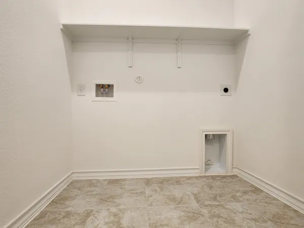 $2,300 | 202 Doodle Lane, Hutto, TX 78634