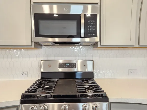 $2,300 | 202 Doodle Lane, Hutto, TX 78634