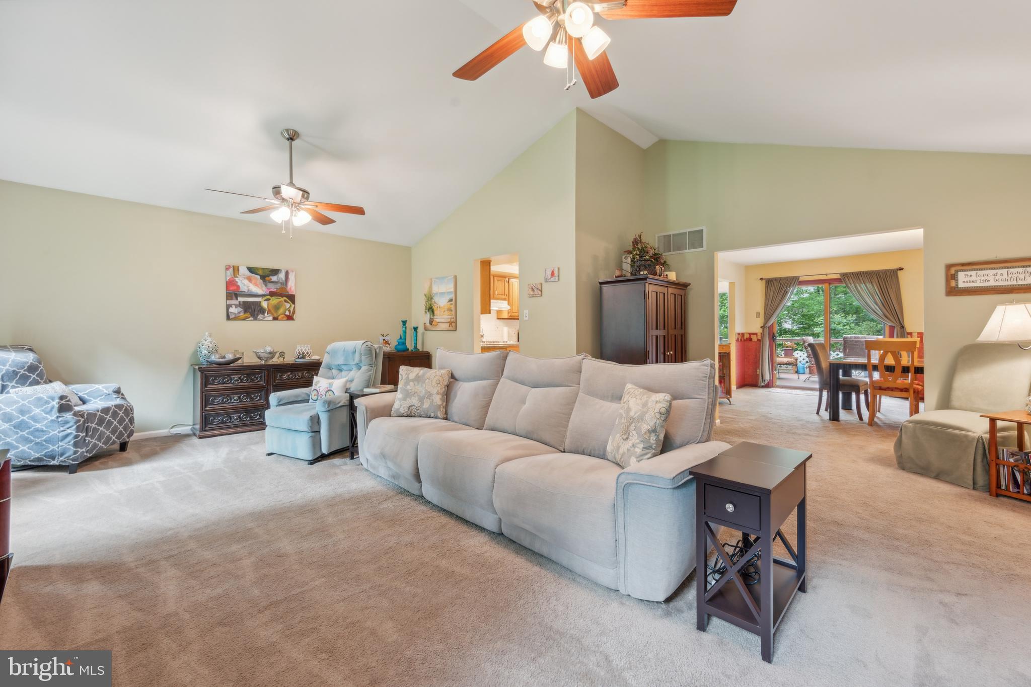 147 Oak Leaf Road Sicklerville, NJ 08081 - Photo 6 of 25 Twin Fans