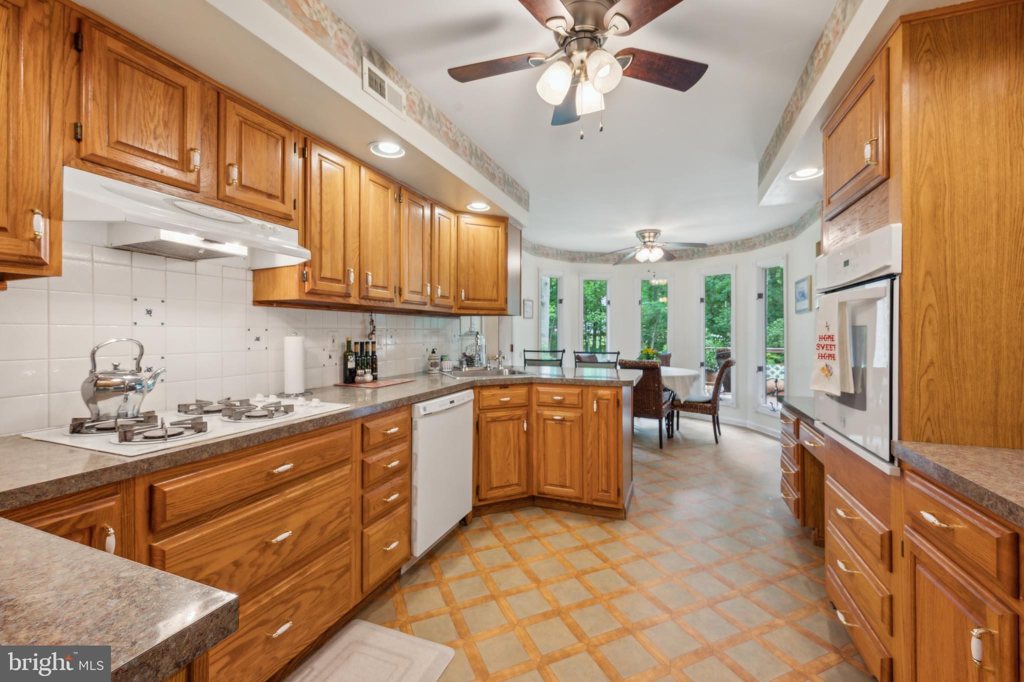 147 Oak Leaf Road Sicklerville, NJ 08081 - Photo 9 of 25 Modern Kitchen