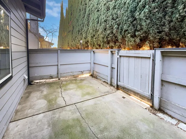 $300,000 | 6230 Oak Valley Lane, Citrus Heights, CA 95621