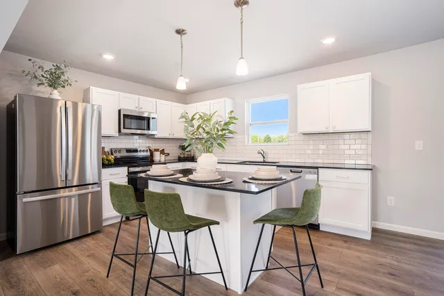 $344,900 | 1045 Foxglove Avenue, Vicksburg, MI 49097