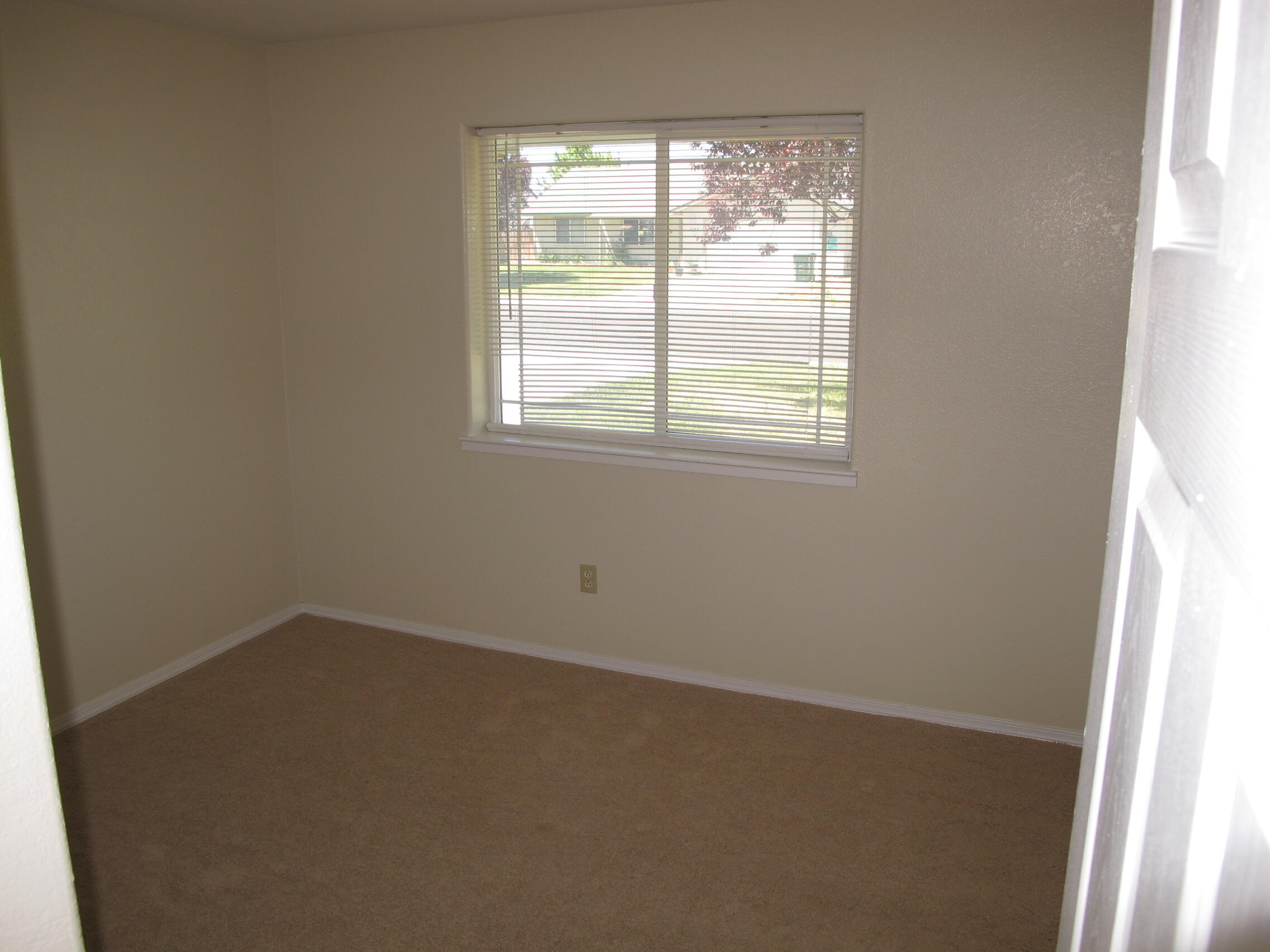 7343 Ruth Drive Klamath Falls, OR 97603 - Photo 14 of 21 IMG_2891