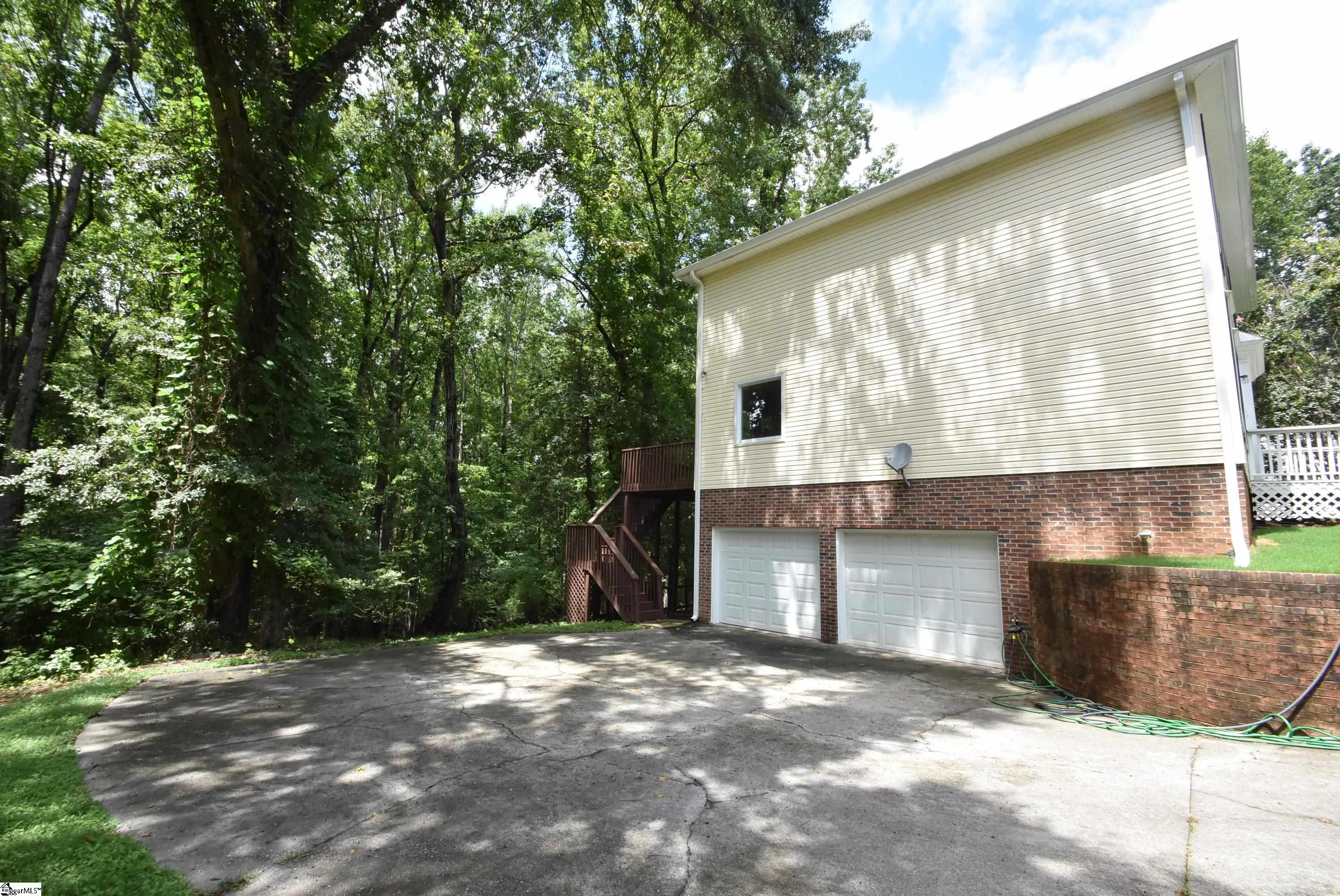 511 Foxhound Road Simpsonville, SC 29680 - Photo 30 of 32