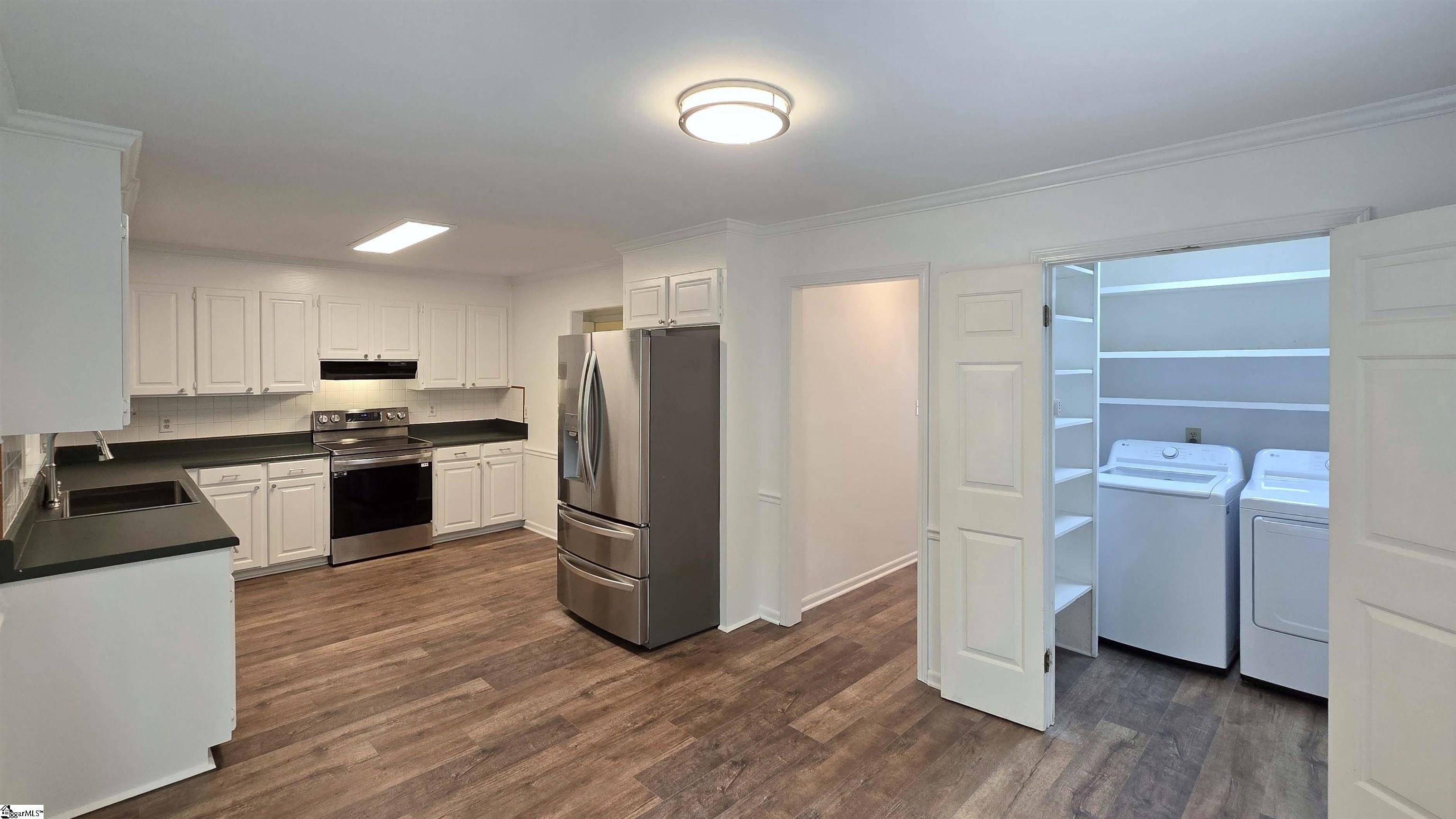 511 Foxhound Road Simpsonville, SC 29680 - Photo 3 of 32