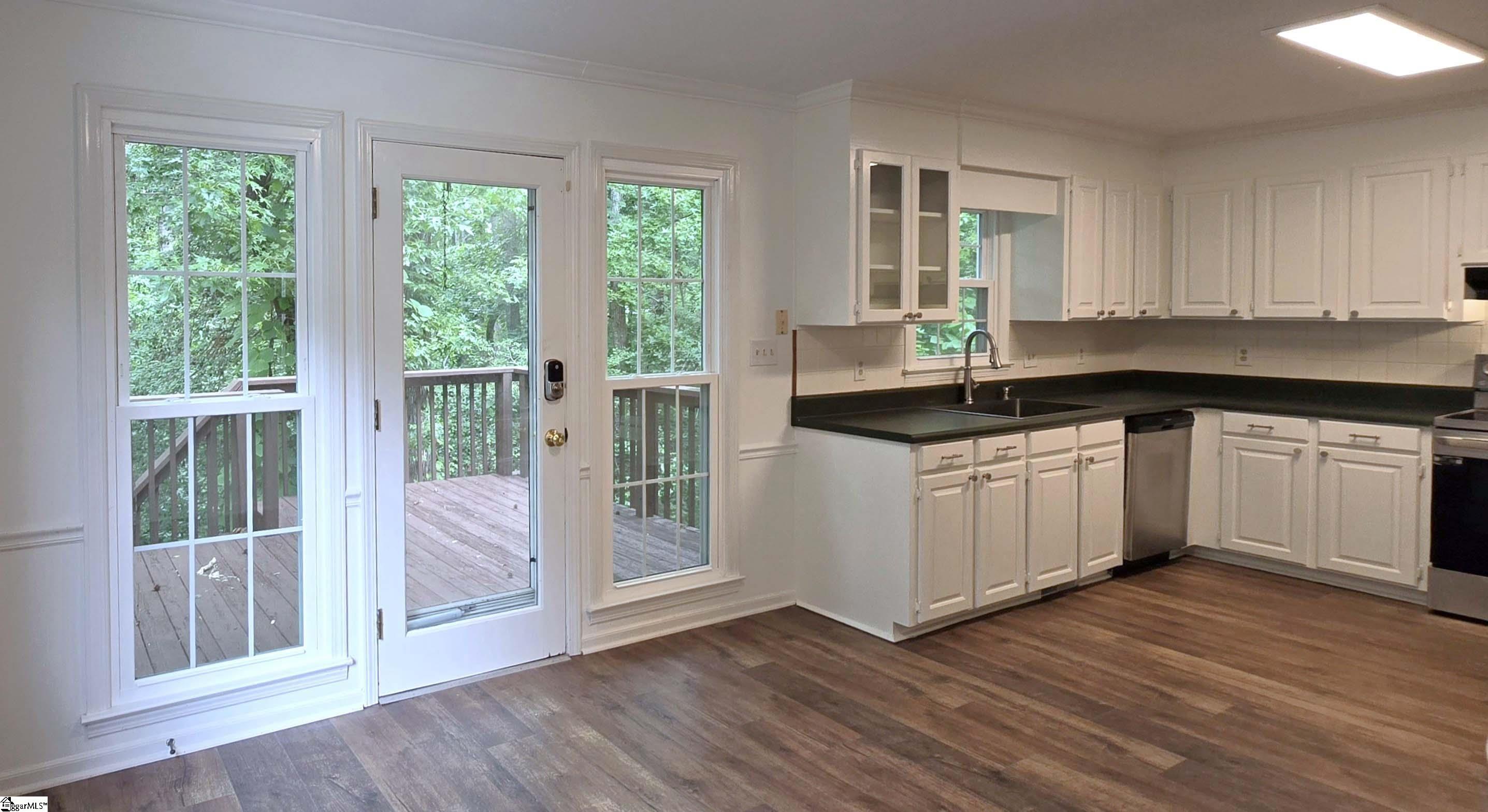 511 Foxhound Road Simpsonville, SC 29680 - Photo 9 of 32 Gallery Image 9