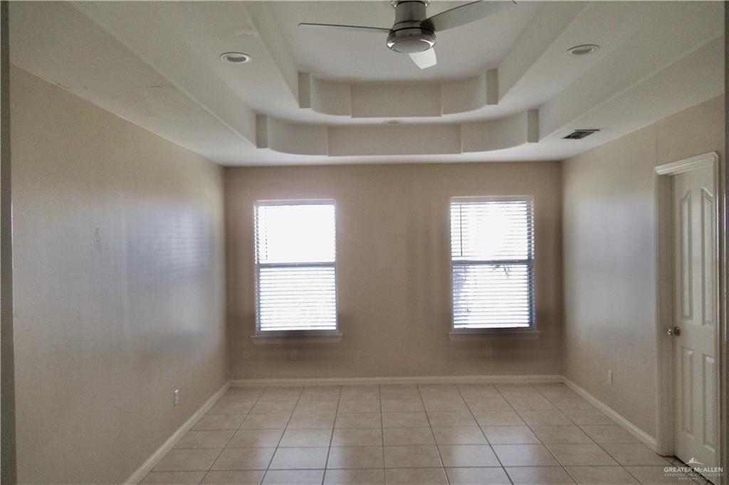 3307 Santa Teresa Mission, TX 78572 - Photo 16 of 33 High and Decorative Ceilings