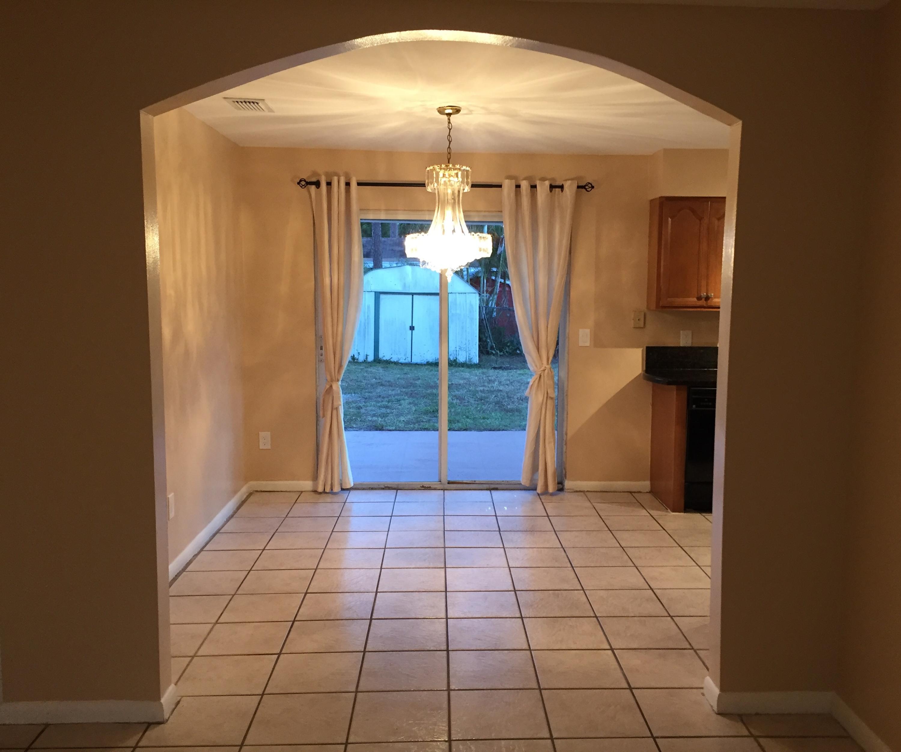 5584 Mango Road West Palm Beach, FL 33413 - Photo 4 of 21 Dining Area