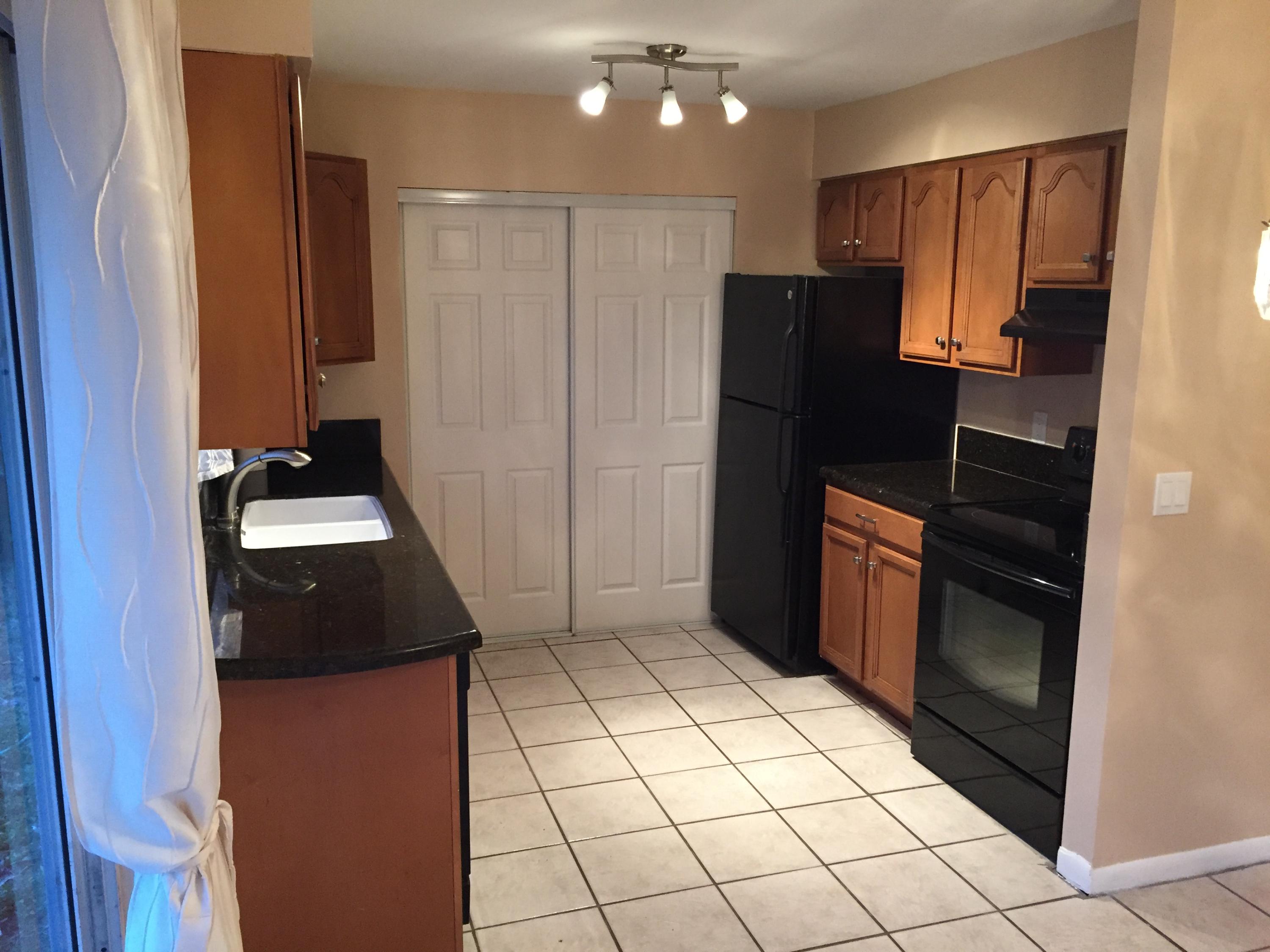 5584 Mango Road West Palm Beach, FL 33413 - Photo 8 of 21 Kitchen