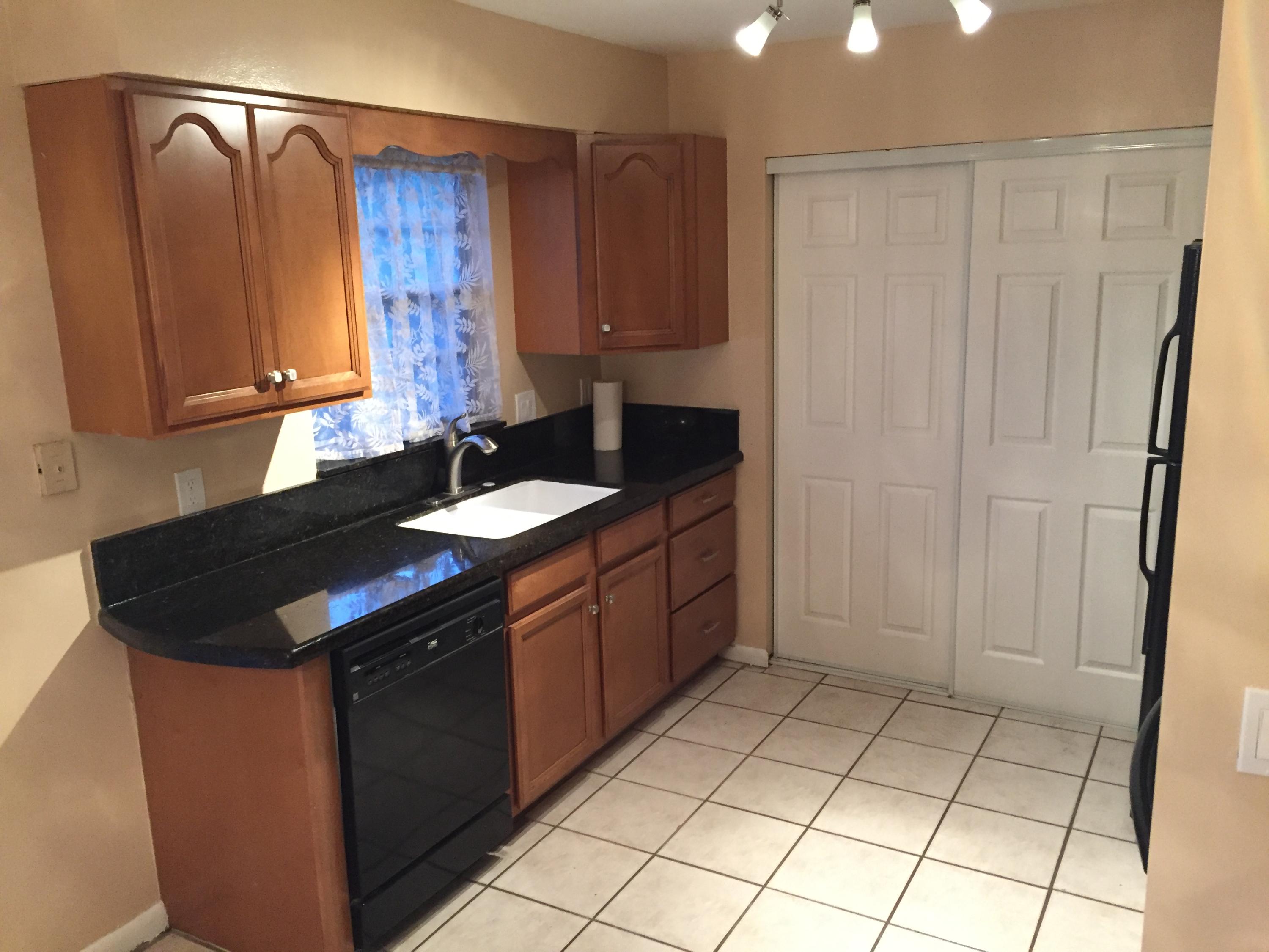 5584 Mango Road West Palm Beach, FL 33413 - Photo 9 of 21 Kitchen