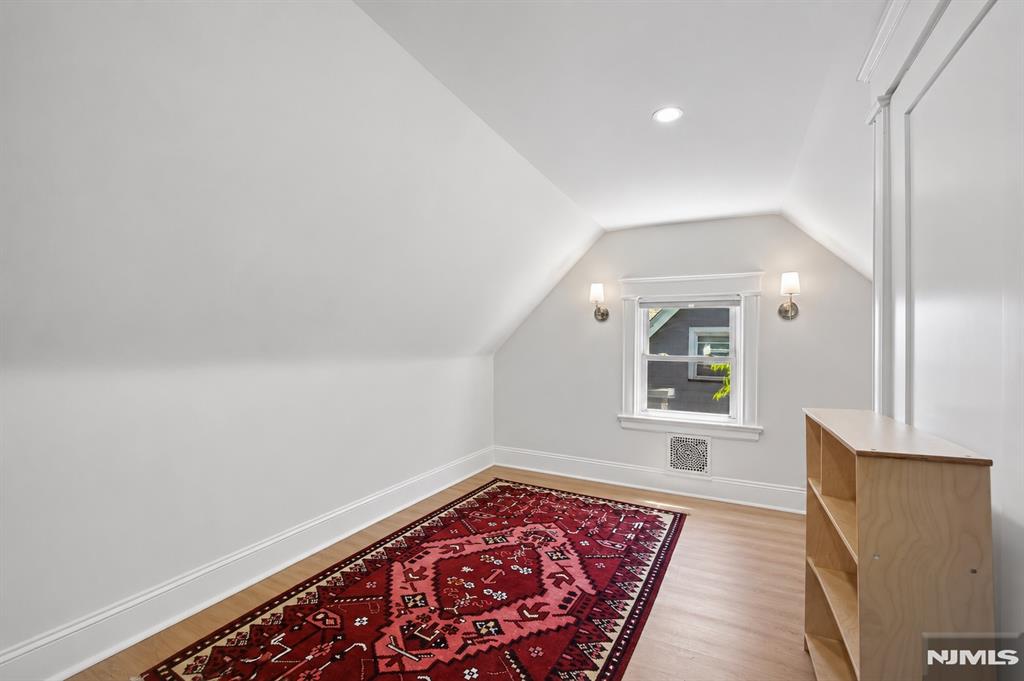 10 Mountain Place Montclair, NJ 07043 - Photo 14 of 20