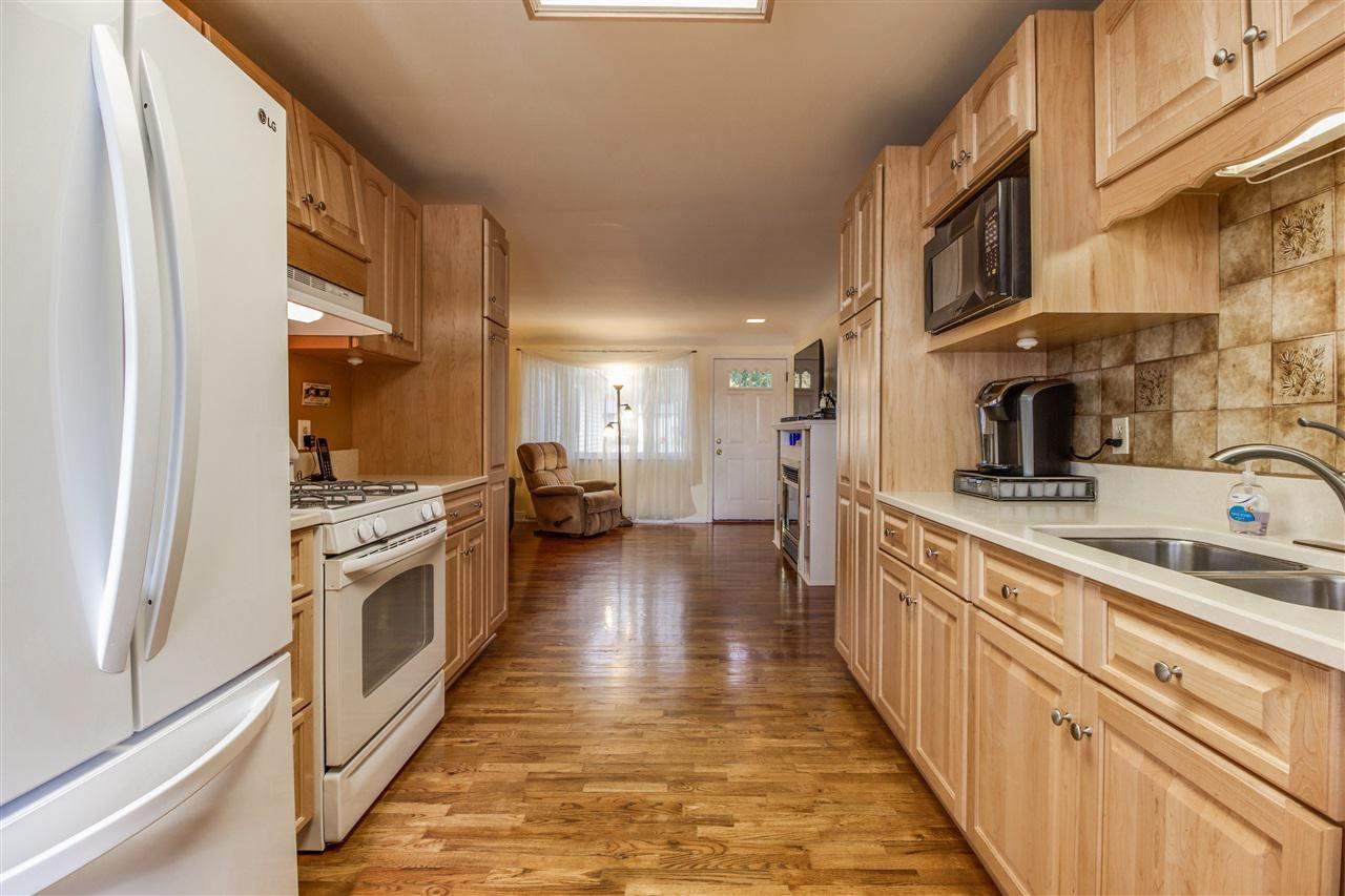 3387 East Rolston Road Fenton, MI 48430 - Photo 8 of 37 21569044-7.JPG