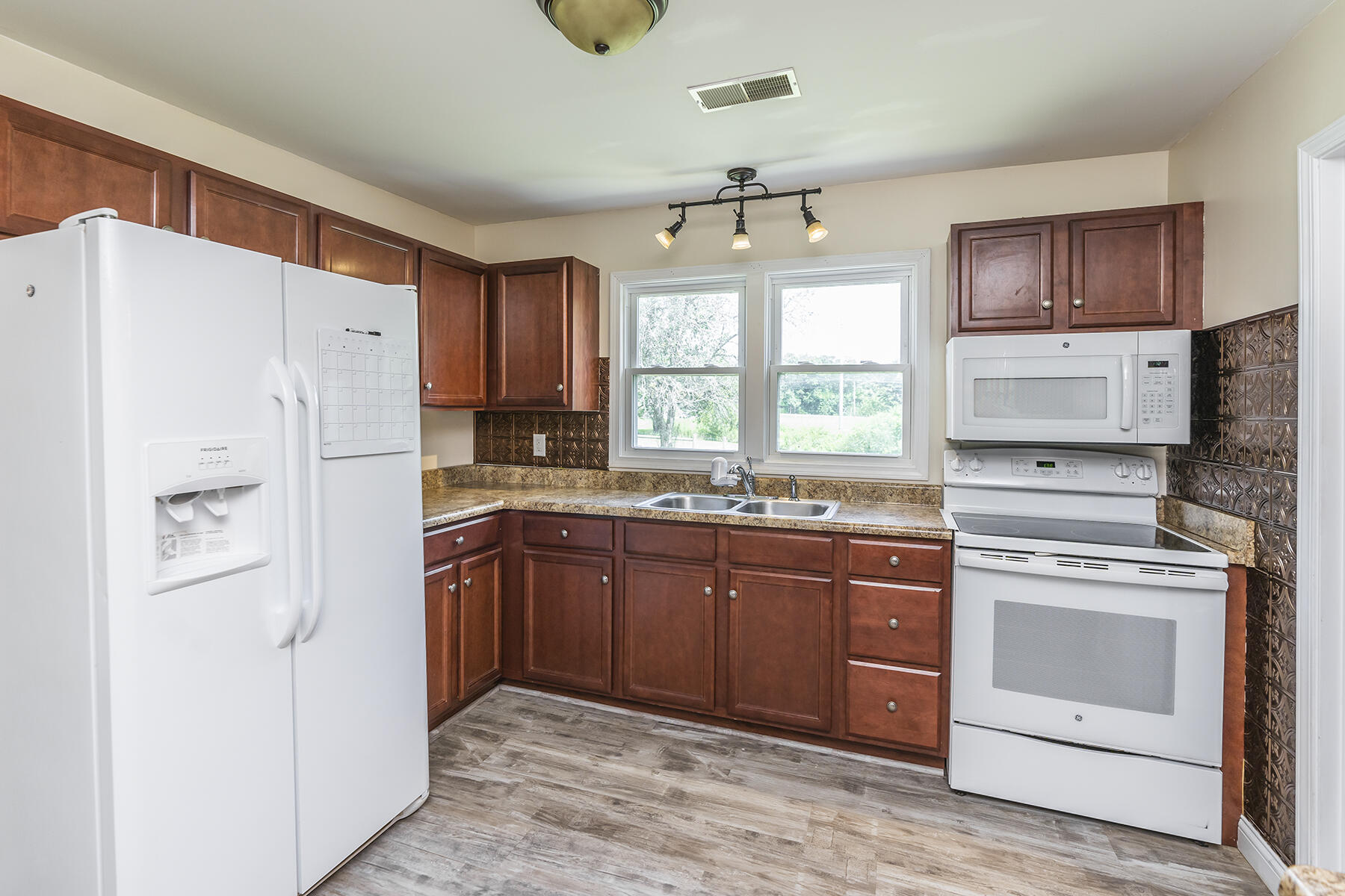 281 Bybee Loop Road Waco, KY 40385 - Photo 7 of 21 281bybee07