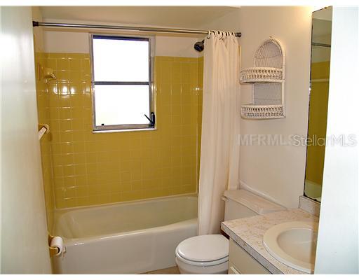 5281 Drew Road Venice, FL 34293 - Photo 12 of 12 Bath2 - 2nd Bathroom with window and tiled tub/shower.