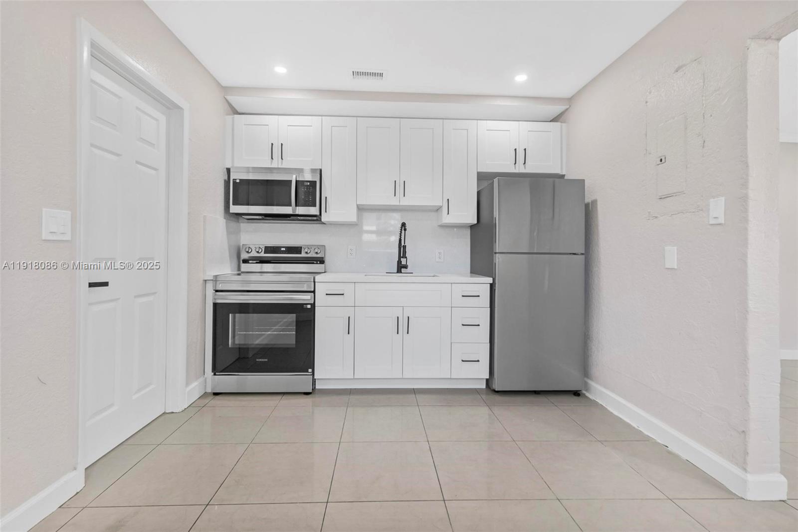 5000 Southwest 22nd Street West Park, FL 33023 - Photo 5 of 23