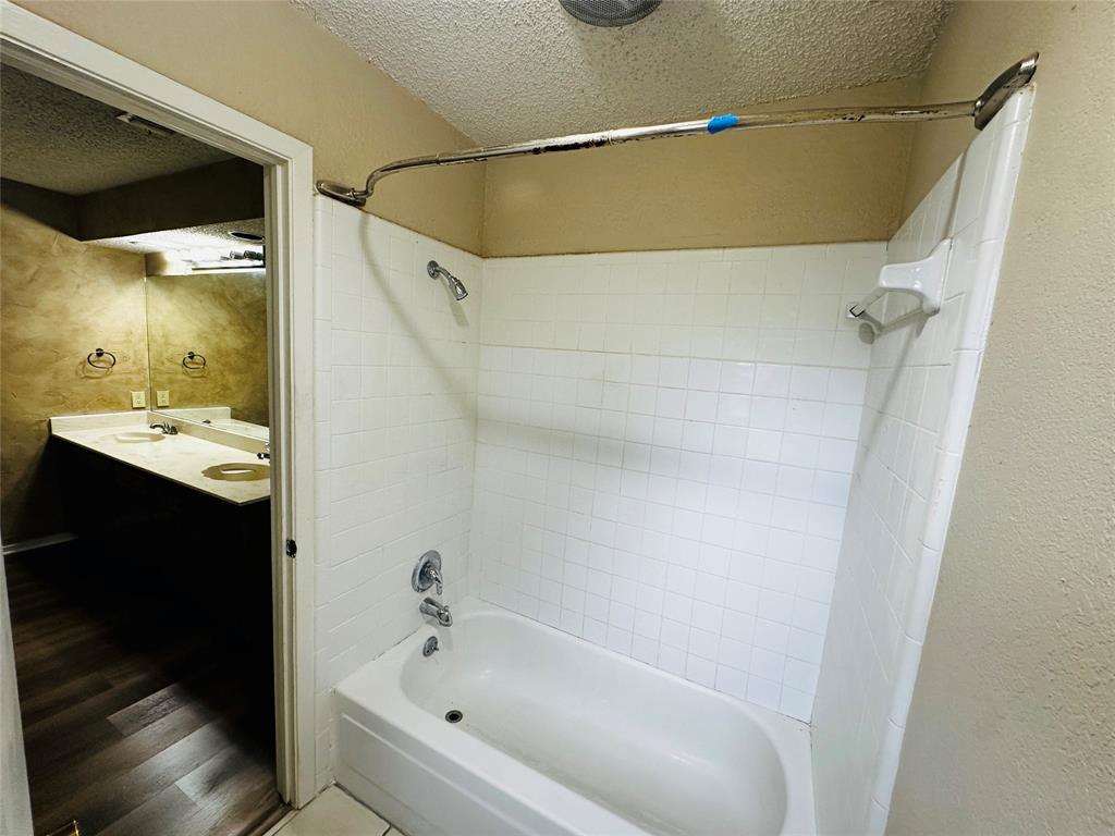 6741 Ridgetop Road North Richland Hills, TX 76182 - Photo 33 of 40 Primary shower