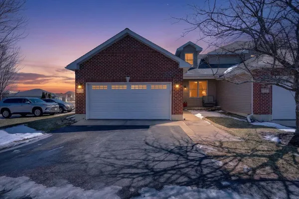 $285,000 | 3721 Green Tree Lane, DeKalb, IL 60115