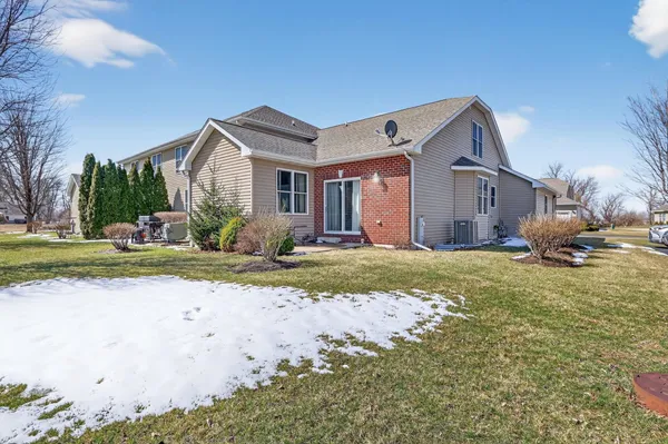 $285,000 | 3721 Green Tree Lane, DeKalb, IL 60115