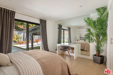 $7,495,000 | 344 Arno Way, Pacific Palisades, CA 90272