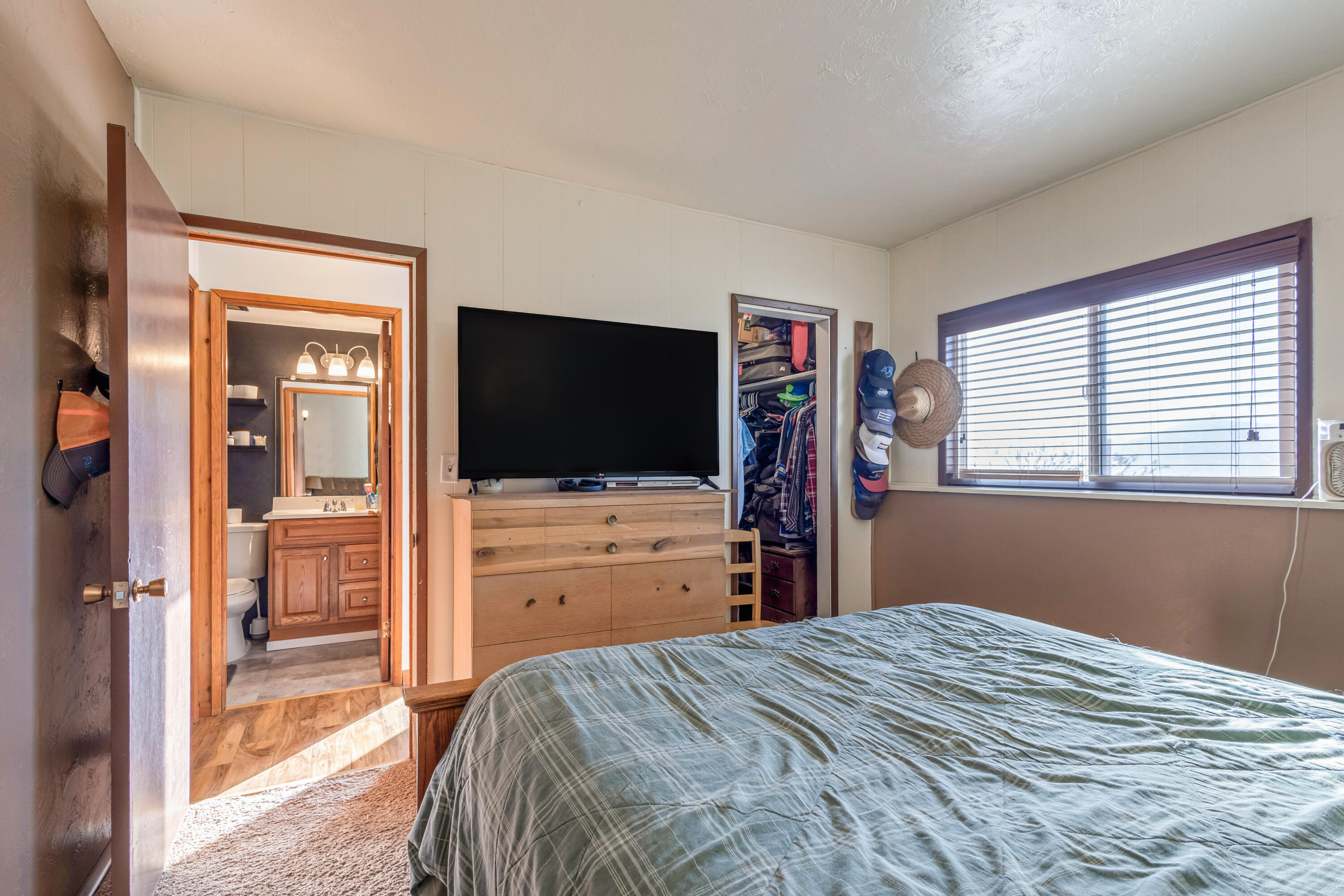 499 Southeast 8th Street Madras, OR 97741 - Photo 14 of 37 07